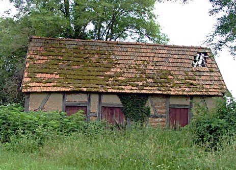 Anciens bâtiments aux Gouttes Pommiers